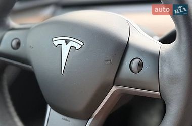 Внедорожник / Кроссовер Tesla Model Y 2023 в Киеве