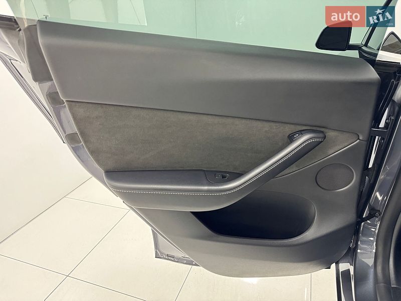Внедорожник / Кроссовер Tesla Model Y 2021 в Одессе