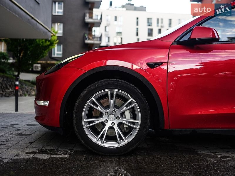 Позашляховик / Кросовер Tesla Model Y 2023 в Львові