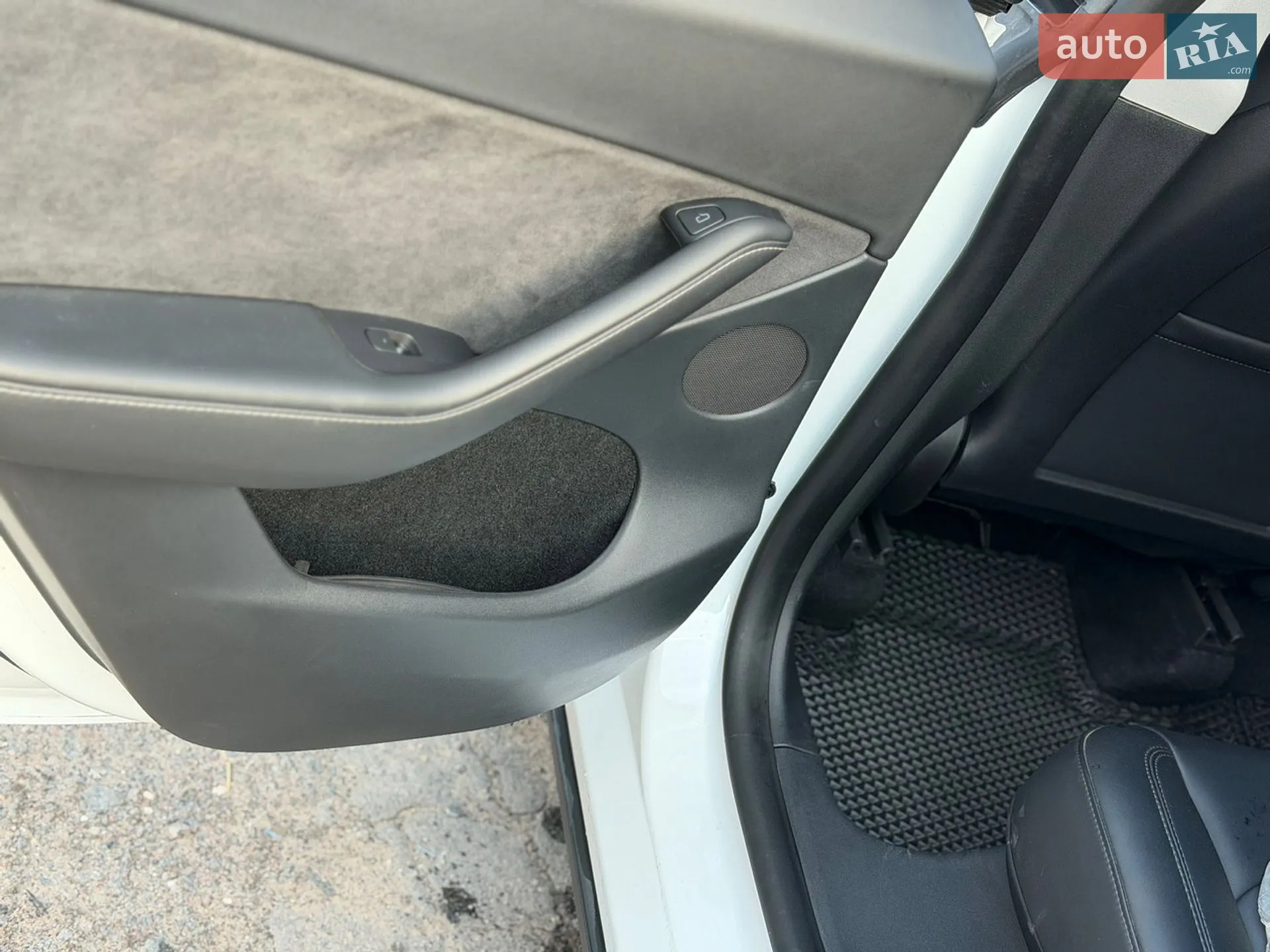 2022 Tesla Model Y - мініатюра 18