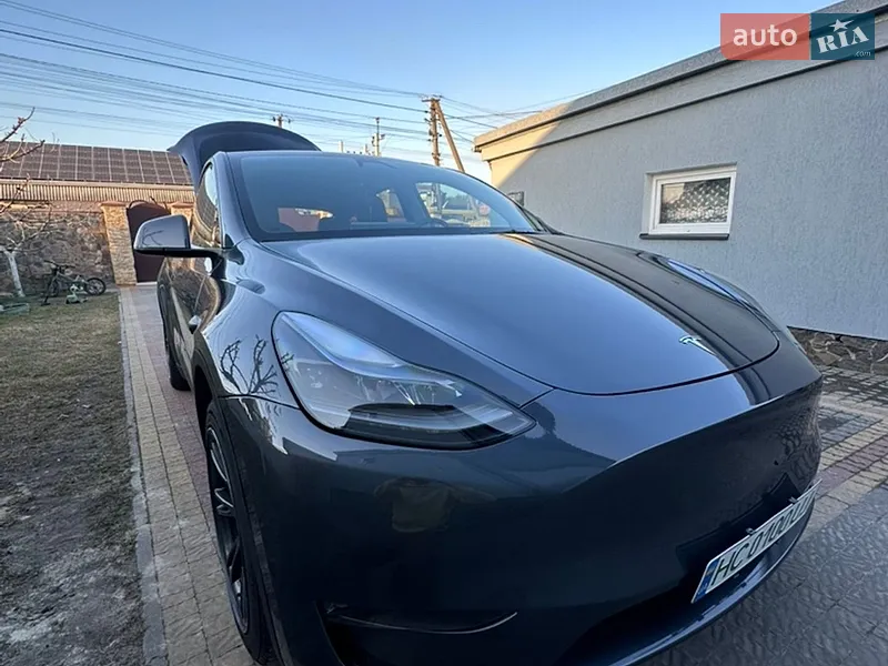Tesla Model Y 2023