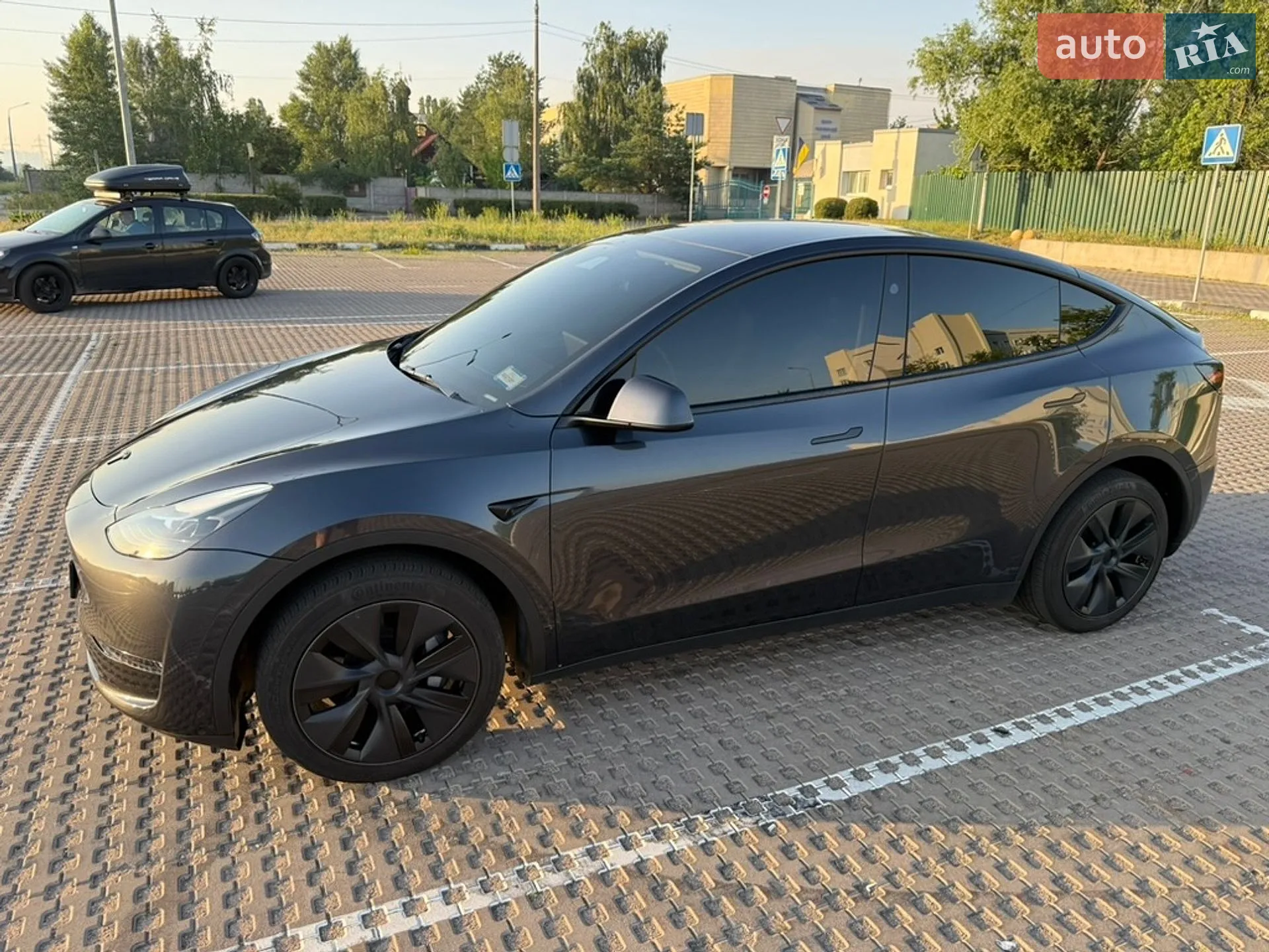 2025 Tesla Model Y - мініатюра 13