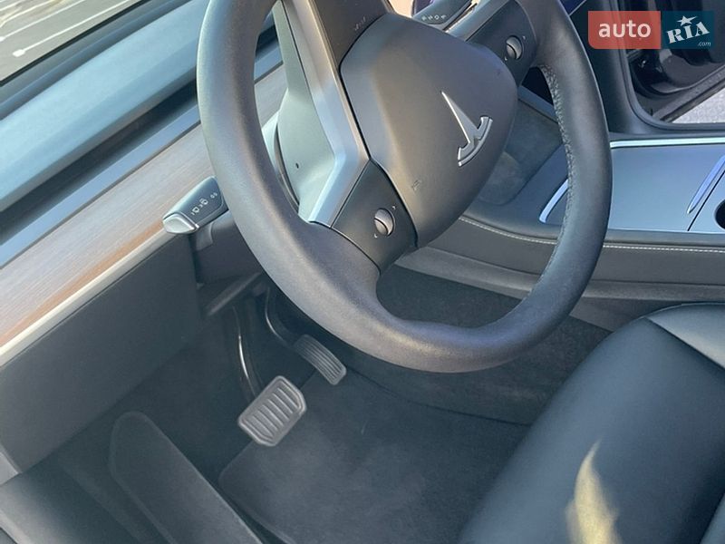 Позашляховик / Кросовер Tesla Model Y 2024 в Рівному