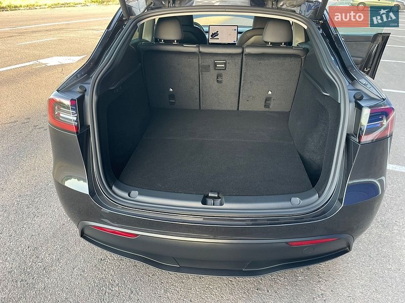 Позашляховик / Кросовер Tesla Model Y 2024 в Рівному