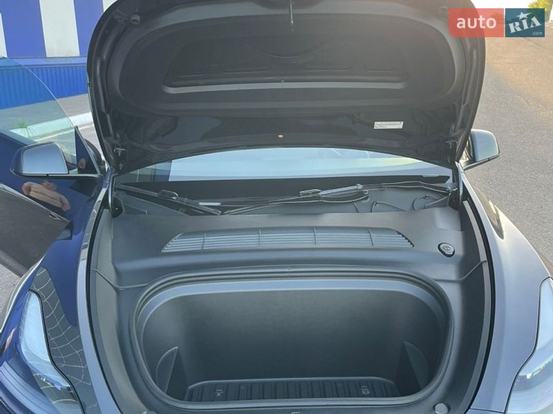 Позашляховик / Кросовер Tesla Model Y 2024 в Рівному