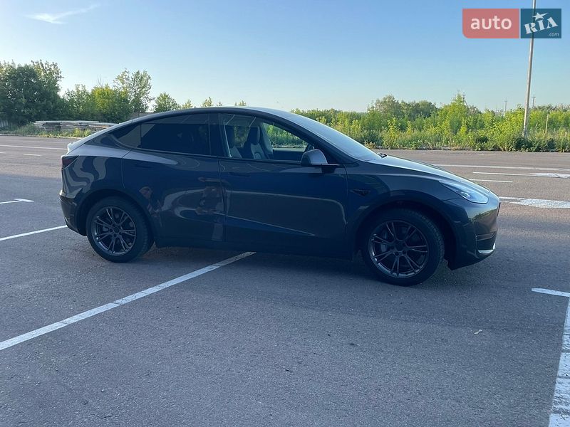 Позашляховик / Кросовер Tesla Model Y 2024 в Рівному