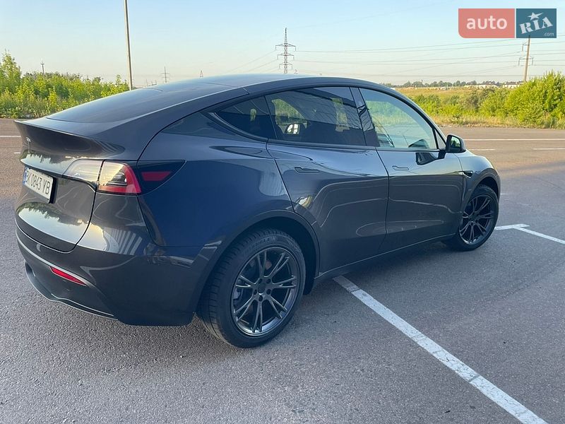 Позашляховик / Кросовер Tesla Model Y 2024 в Рівному