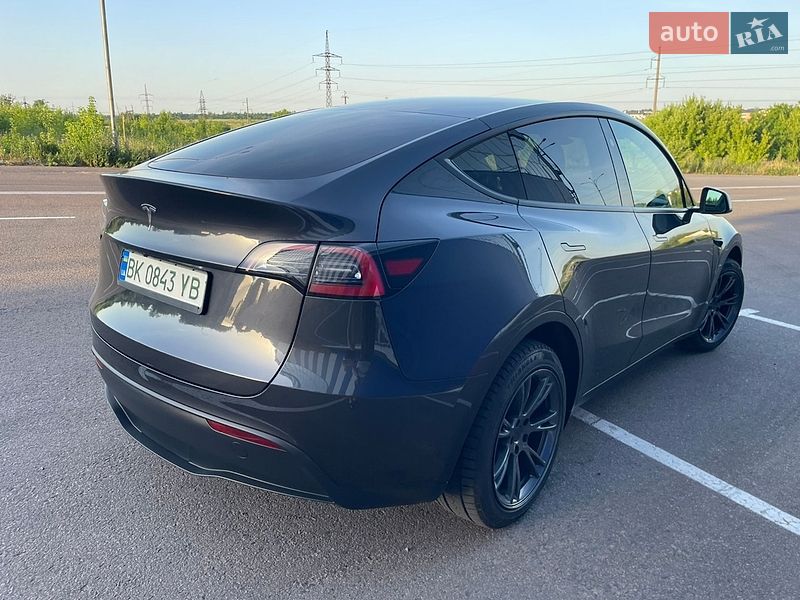Позашляховик / Кросовер Tesla Model Y 2024 в Рівному