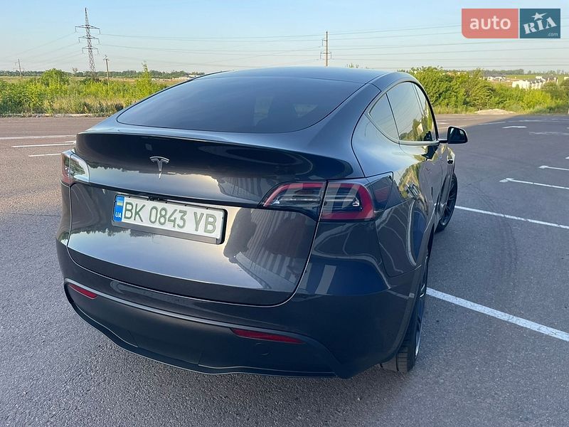 Позашляховик / Кросовер Tesla Model Y 2024 в Рівному
