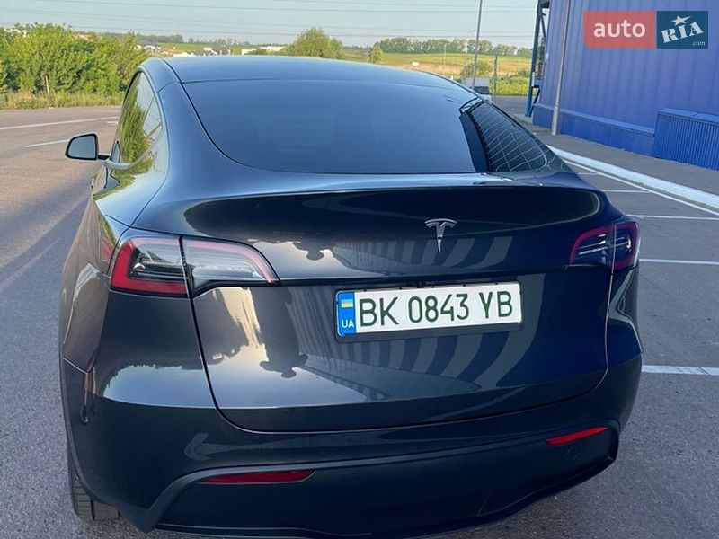 Позашляховик / Кросовер Tesla Model Y 2024 в Рівному