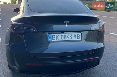 Позашляховик / Кросовер Tesla Model Y 2024 в Рівному