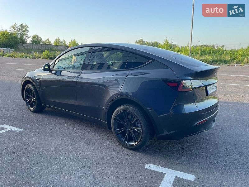 Позашляховик / Кросовер Tesla Model Y 2024 в Рівному
