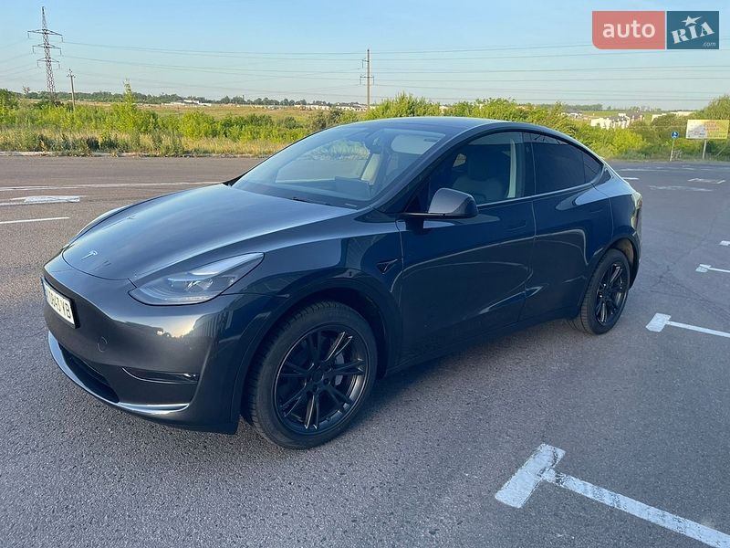 Позашляховик / Кросовер Tesla Model Y 2024 в Рівному