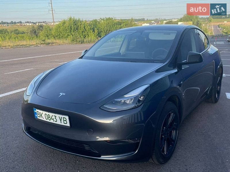 Позашляховик / Кросовер Tesla Model Y 2024 в Рівному
