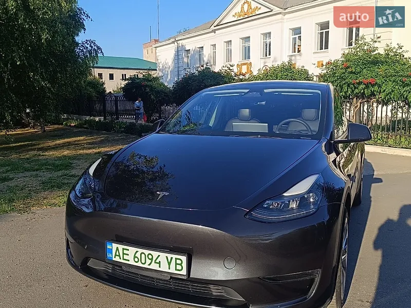 Tesla Model Y 2024 VIN 7SAYGDED1RF053597 фото оголошення 4 з 66