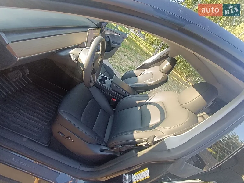Tesla Model Y 2024 VIN 7SAYGDED1RF053597 фото оголошення 32 з 66