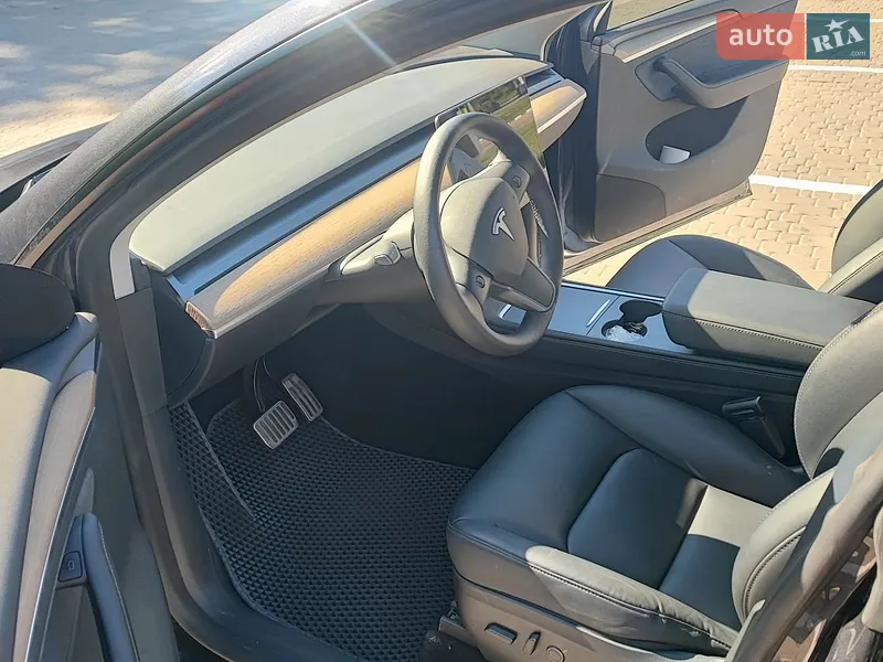 Tesla Model Y 2025 VIN 7SAYGDEF2SA366176 фото оголошення 7 з 37
