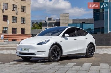 Позашляховик / Кросовер Tesla Model Y 2021 в Харкові