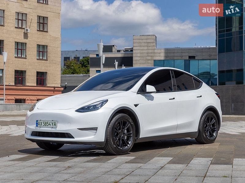 Tesla Model Y 2021