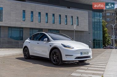 Позашляховик / Кросовер Tesla Model Y 2021 в Харкові