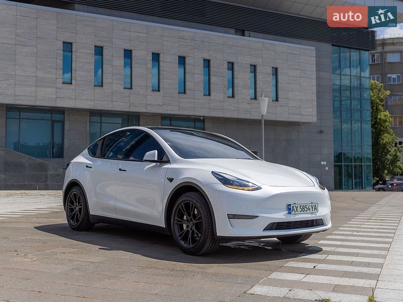 Позашляховик / Кросовер Tesla Model Y 2021 в Харкові
