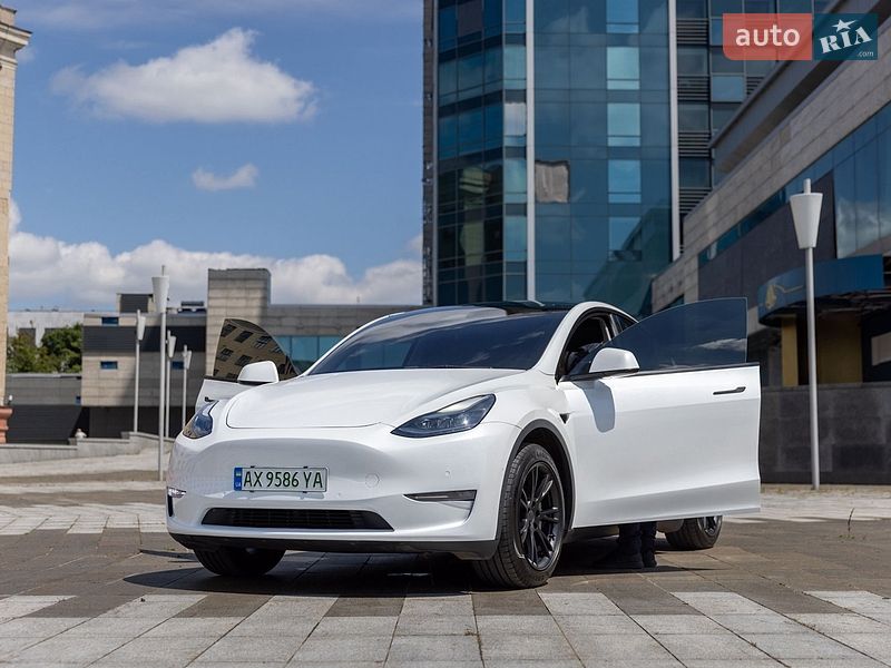 Позашляховик / Кросовер Tesla Model Y 2021 в Харкові
