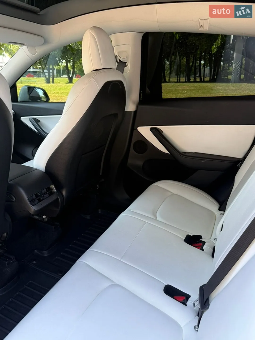 2022 Tesla Model Y - мініатюра 13