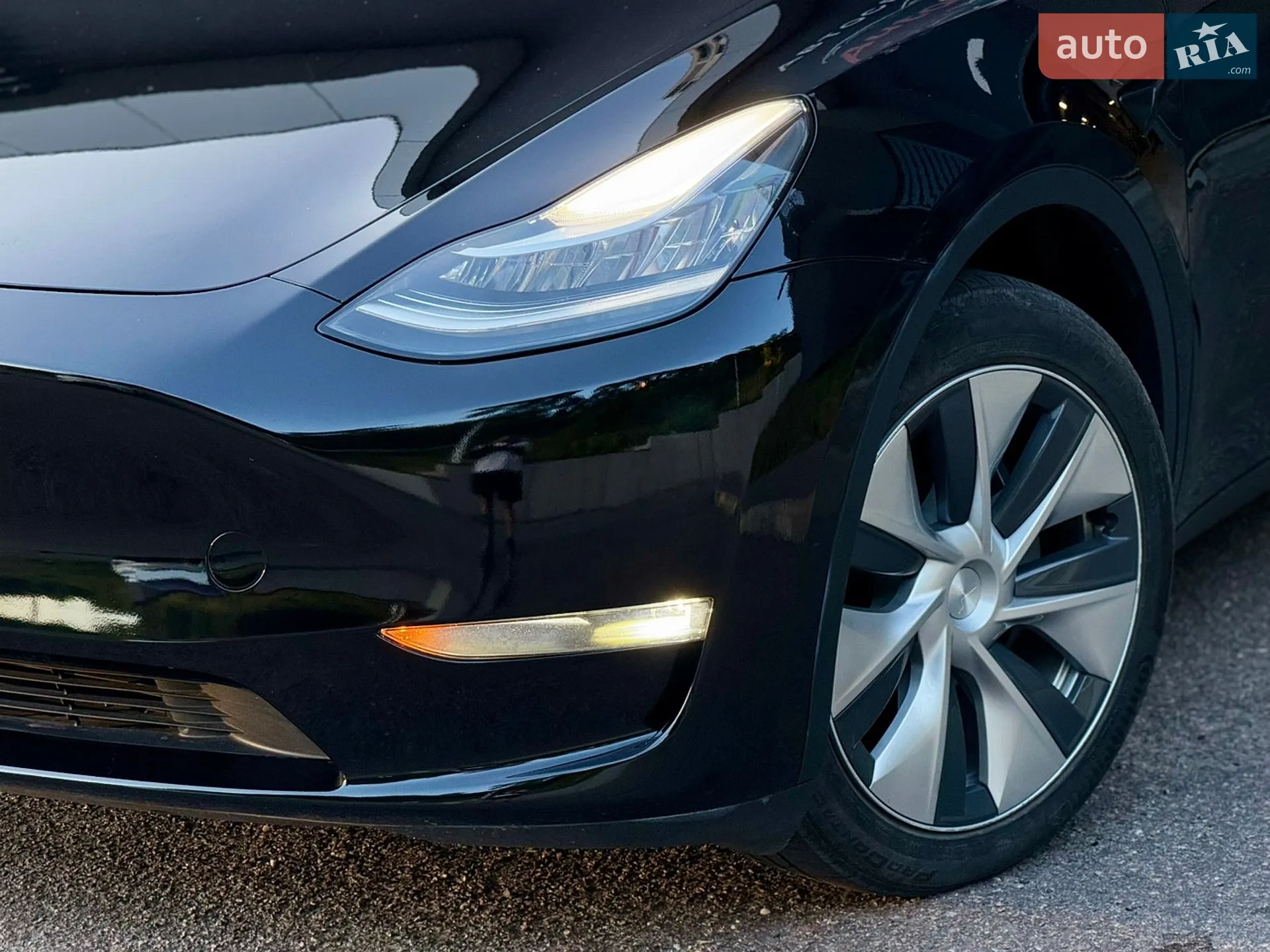 2023 Tesla Model Y - мініатюра 3
