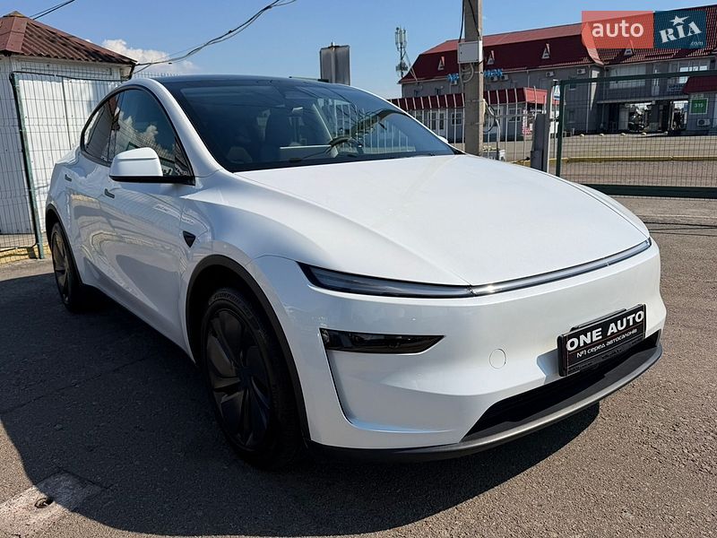 Внедорожник / Кроссовер Tesla Model Y 2025 в Киеве