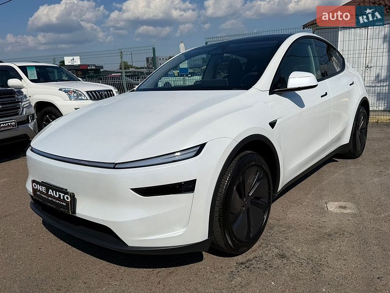 Внедорожник / Кроссовер Tesla Model Y 2025 в Киеве