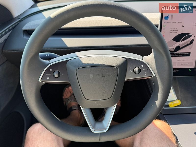 Внедорожник / Кроссовер Tesla Model Y 2025 в Киеве