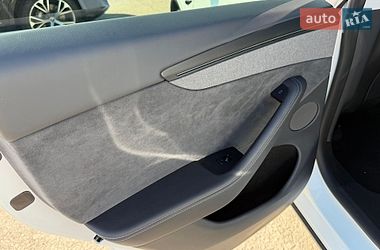 Внедорожник / Кроссовер Tesla Model Y 2025 в Киеве