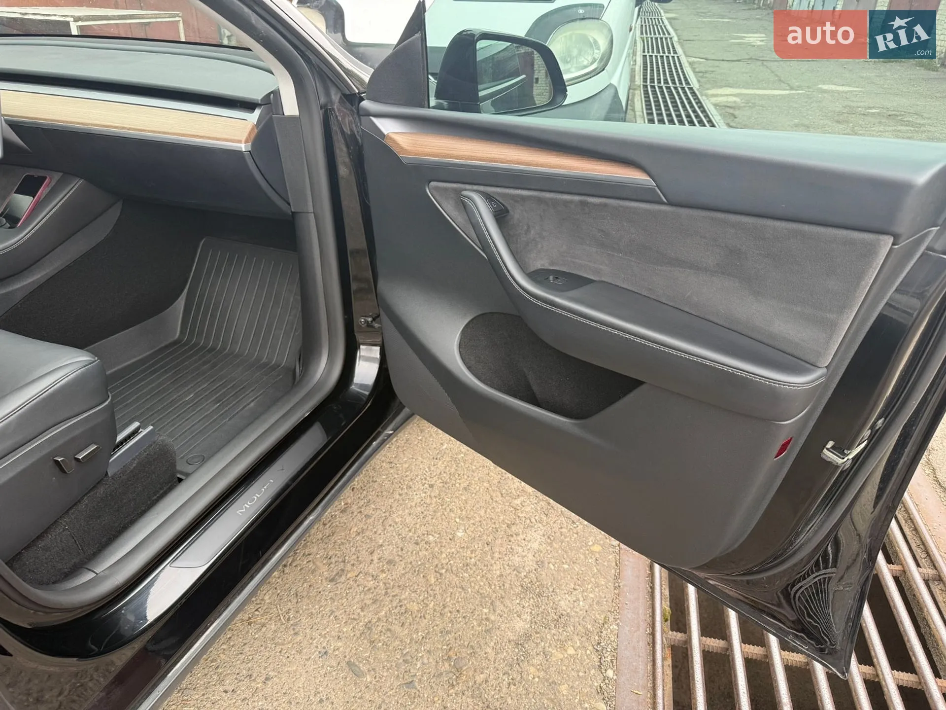 2024 Tesla Model Y - мініатюра 14