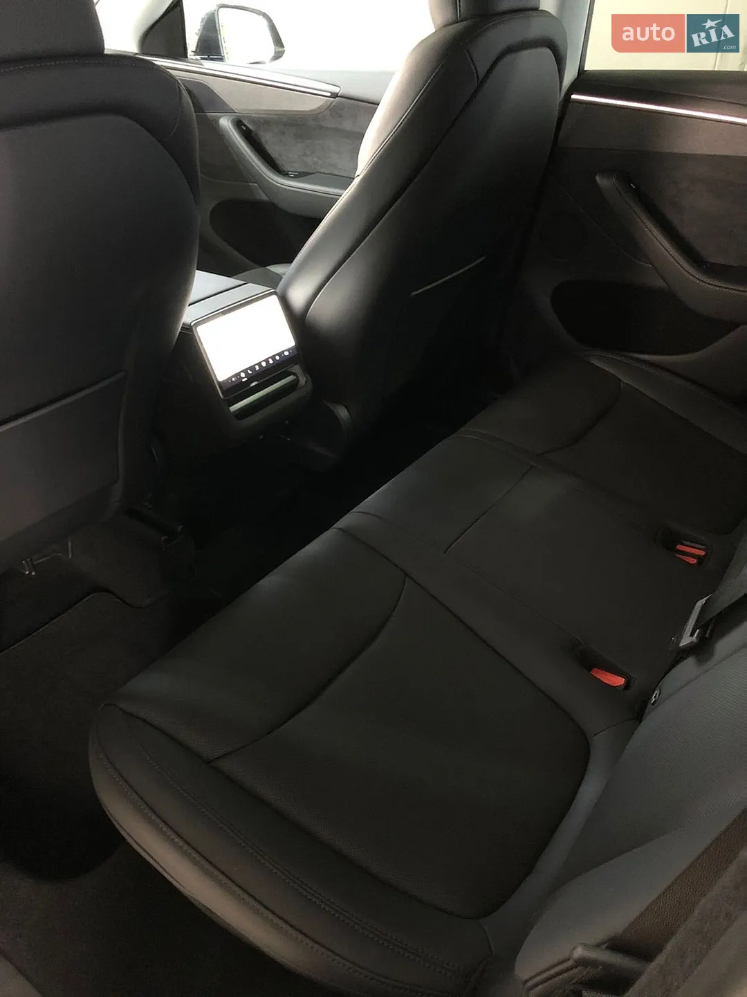 2025 Tesla Model Y - мініатюра 12