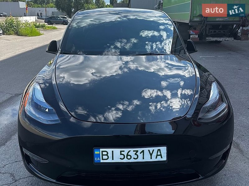 Tesla Model Y 2023