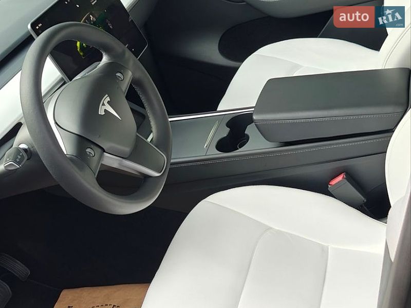 Позашляховик / Кросовер Tesla Model Y 2023 в Полтаві фото 12 Позашляховик / Кросовер Tesla Model Y 2023 в Полтаві