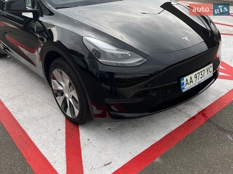 Внедорожник / Кроссовер Tesla Model Y 2024 в Киеве
