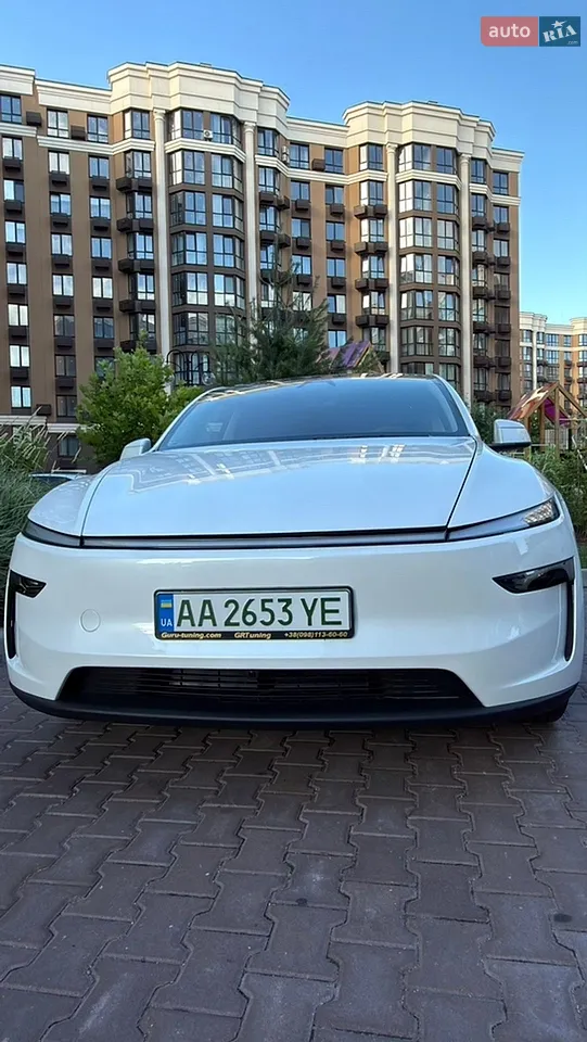 2025 Tesla Model Y - мініатюра 43