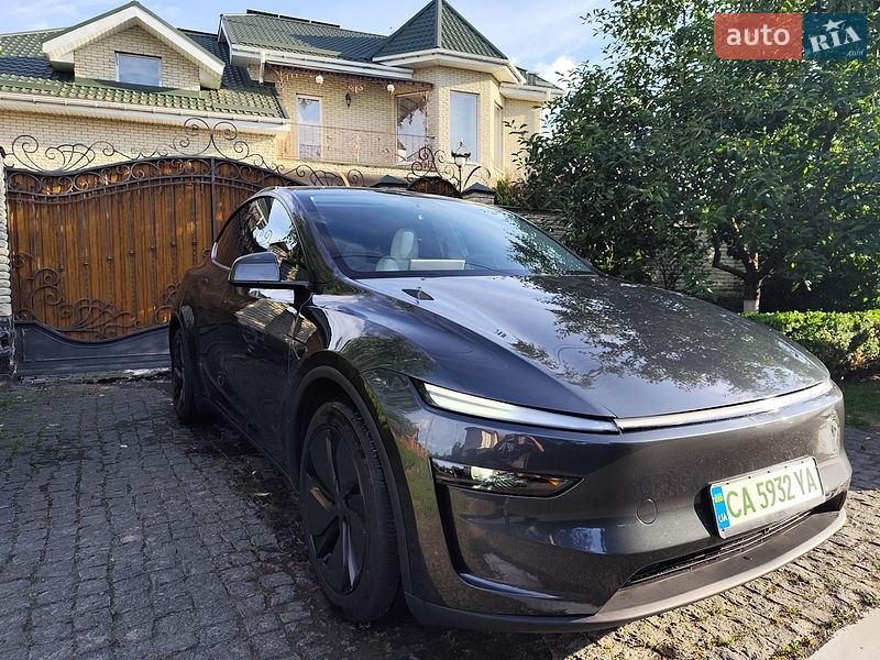 Позашляховик / Кросовер Tesla Model Y 2025 в Черкасах