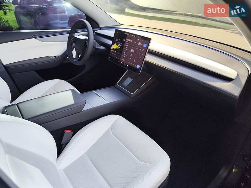 Позашляховик / Кросовер Tesla Model Y 2025 в Черкасах