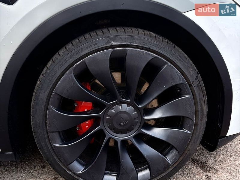 Позашляховик / Кросовер Tesla Model Y 2024 в Рівному фото 12 Позашляховик / Кросовер Tesla Model Y 2024 в Рівному