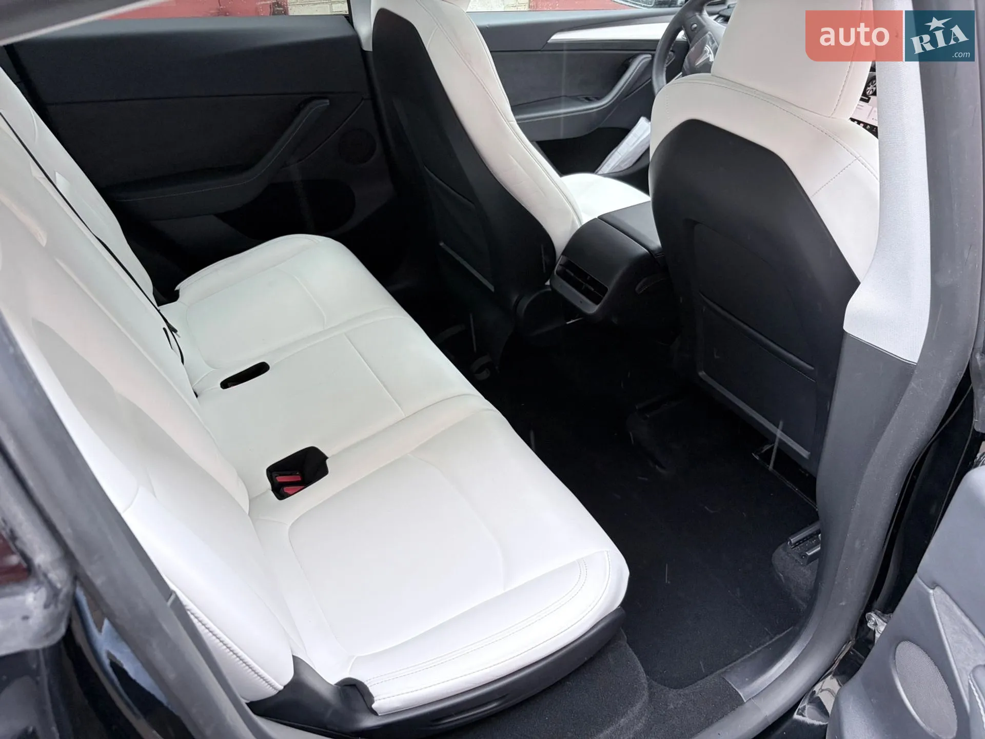2023 Tesla Model Y - мініатюра 8