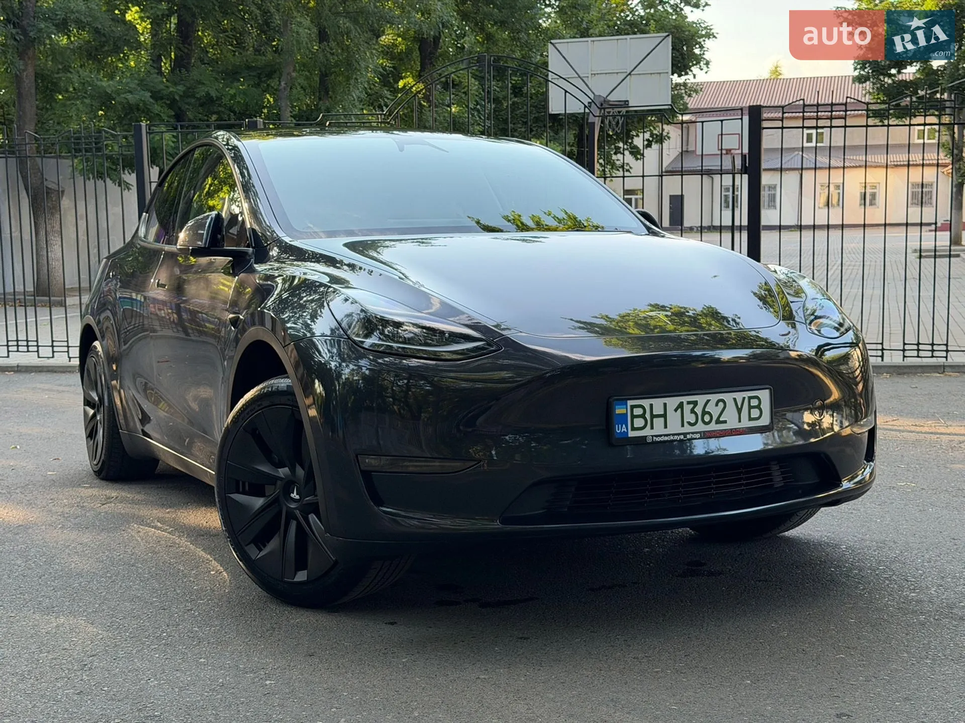 2024 Tesla Model Y - мініатюра 3