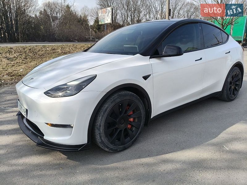 Позашляховик / Кросовер Tesla Model Y 2022 в Івано-Франківську