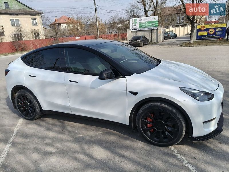 Позашляховик / Кросовер Tesla Model Y 2022 в Івано-Франківську