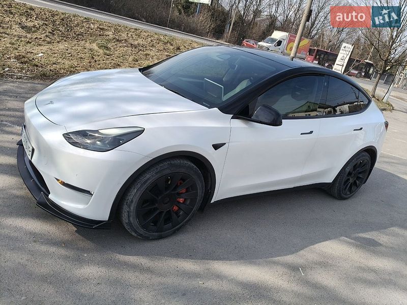 Позашляховик / Кросовер Tesla Model Y 2022 в Івано-Франківську