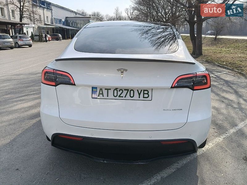 Позашляховик / Кросовер Tesla Model Y 2022 в Івано-Франківську