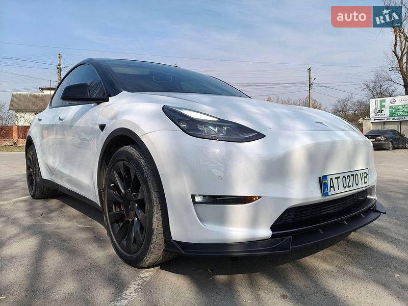 Позашляховик / Кросовер Tesla Model Y 2022 в Івано-Франківську