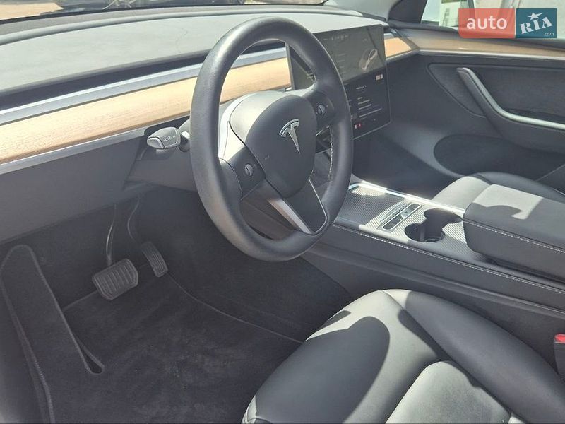 Внедорожник / Кроссовер Tesla Model Y 2023 в Киеве