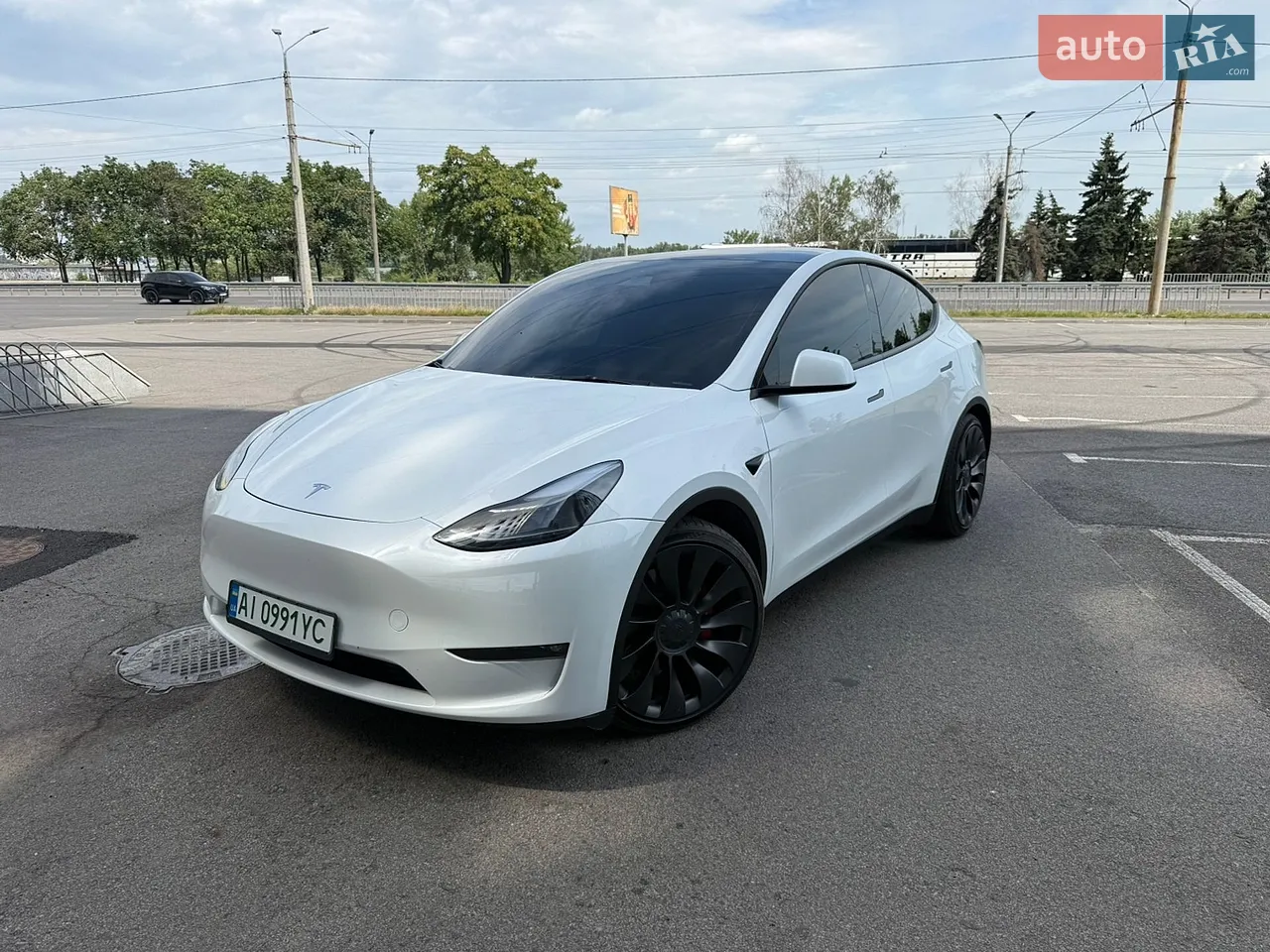 2025 Tesla Model Y - мініатюра 36